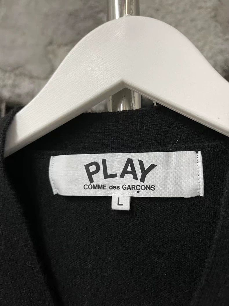 Comme des Garcons CDG PLAY Black Red Heart Wool Cardigan Size US L / EU 52-54 / 3 - 6 Thumbnail