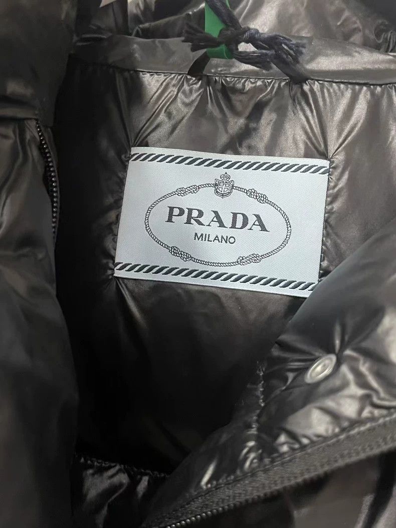 Prada Prada Black Short Puffer Jacket with Removable Sleeves Size US XS / EU 42 / 0 - 6 Thumbnail