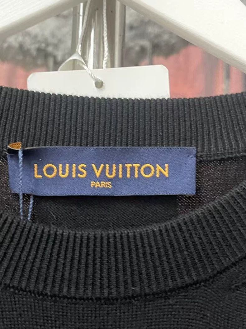Louis Vuitton Louis Vuitton Long Sleeve Knit Sweater Size US M / EU 48-50 / 2 - 5 Thumbnail