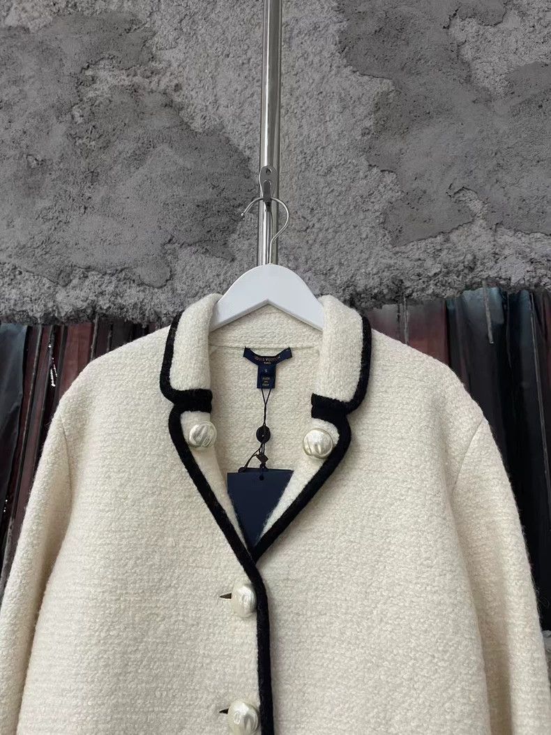 Louis Vuitton Louis Vuitton Pearl Button Wool Jacket Size US S / EU 44-46 / 1 - 3 Thumbnail