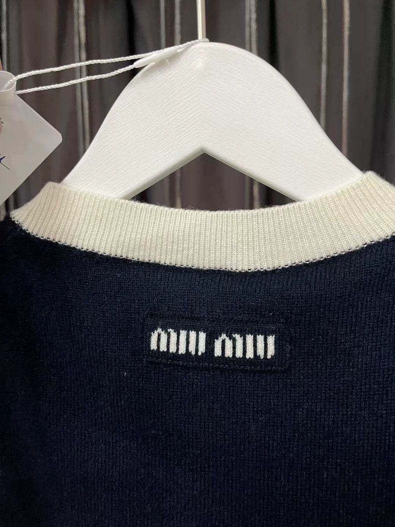 Miu Miu Miu Miu Short Sleeve Knit Sweater with Pockets Size US M / EU 48-50 / 2 - 5 Thumbnail