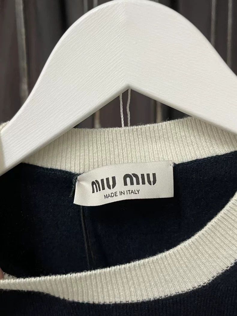 Miu Miu Miu Miu Short Sleeve Knit Sweater with Pockets Size US M / EU 48-50 / 2 - 6 Thumbnail