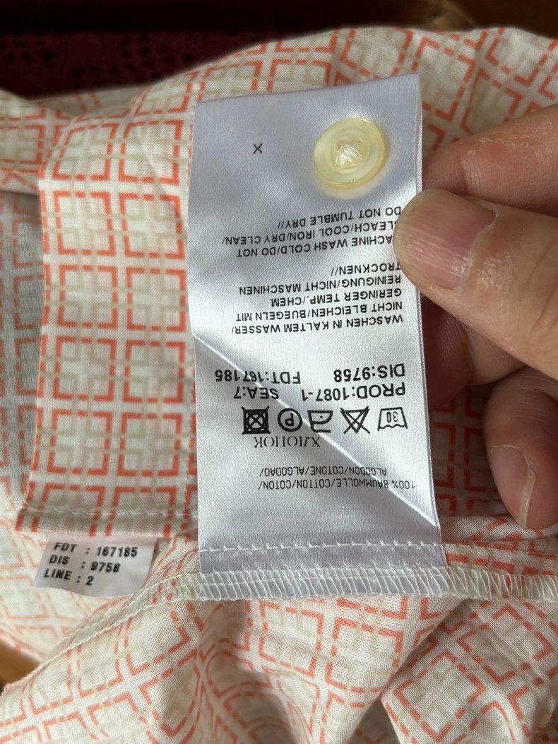 Emporio Armani Boss Short Sleeve Shirt in Light Fabric Size US S / EU 44-46 / 1 - 5 Thumbnail