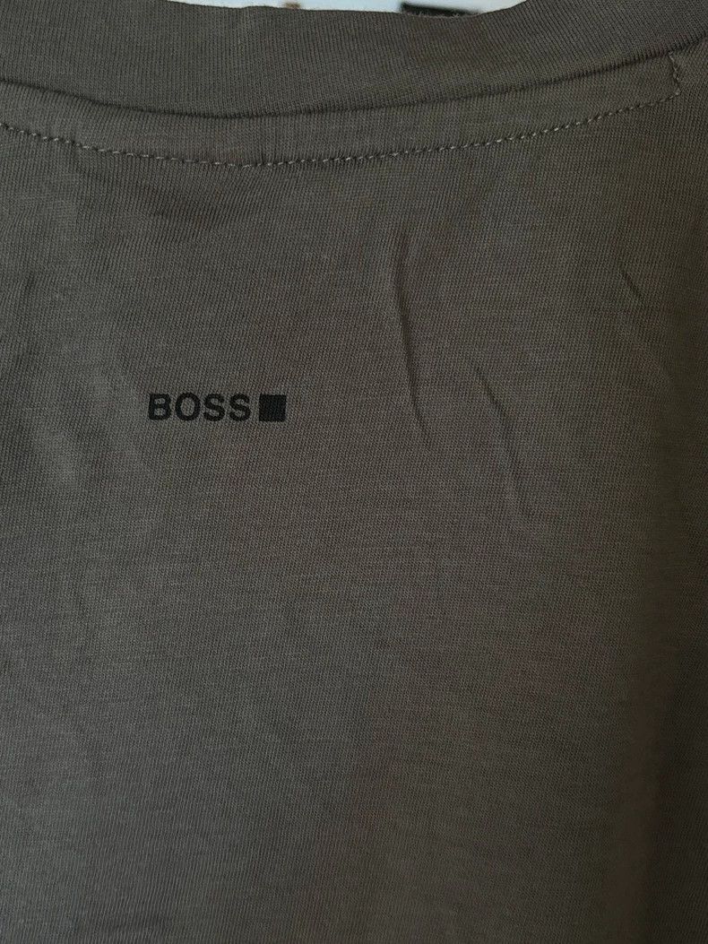 Emporio Armani Boss Short Sleeve T-Shirt with Floral Design Size US M / EU 48-50 / 2 - 4 Thumbnail