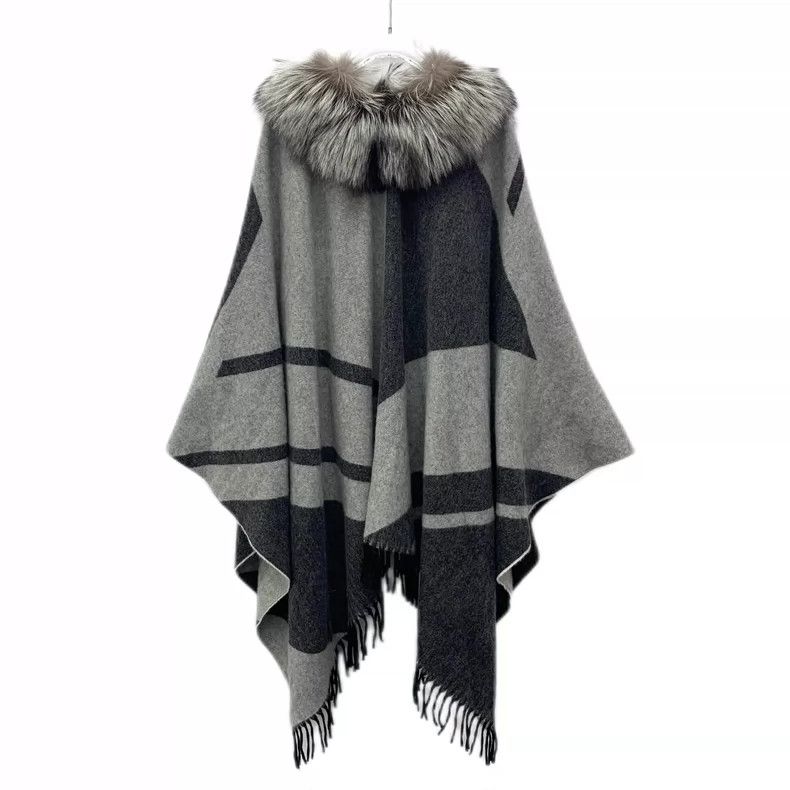 Fendi Fendi Gray Wool Poncho with Fur Collar Size US M / EU 48-50 / 2 - 2 Thumbnail