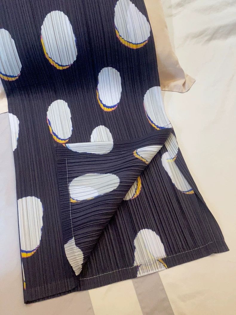 Issey Miyake Issey Miyake Pleated Skirt with Dots Size 22" - 4 Thumbnail