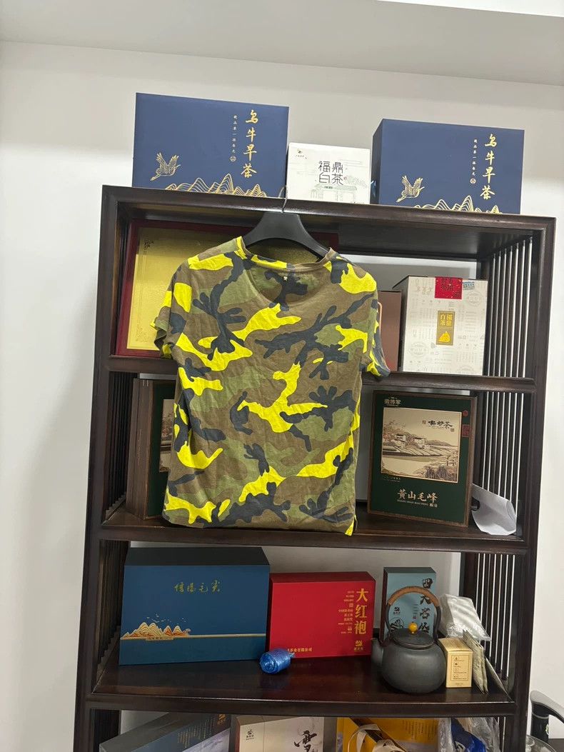 Valentino Valentino Camouflage Short Sleeve T-Shirt Size S Size US S / EU 44-46 / 1 - 2 Thumbnail