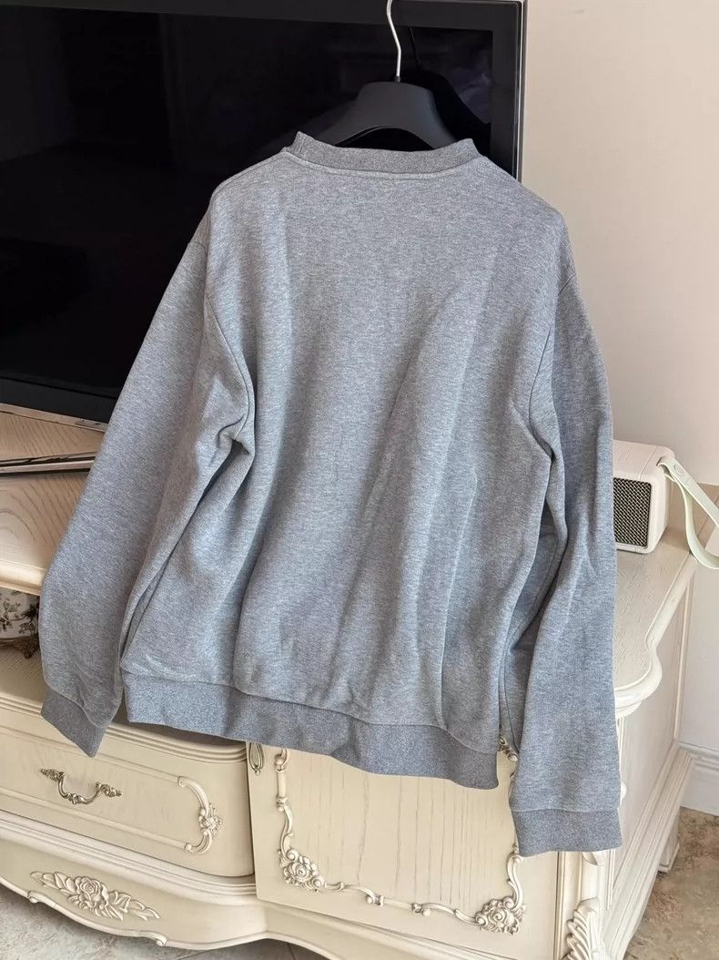 Louis Vuitton Louis Vuitton Logo Sweatshirt Size S Size US S / EU 44-46 / 1 - 2 Thumbnail