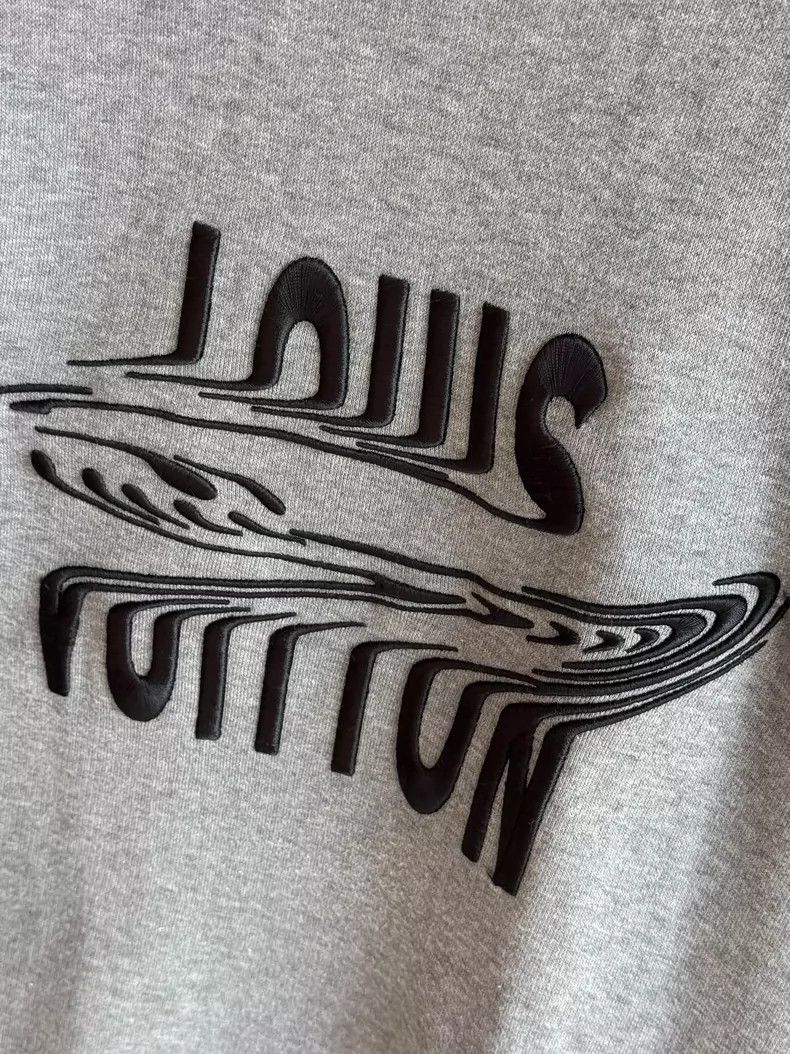 Louis Vuitton Louis Vuitton Logo Sweatshirt Size S Size US S / EU 44-46 / 1 - 3 Thumbnail