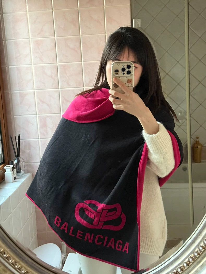 Balenciaga Balenciaga Wool Scarf Shawl for Sale Size ONE SIZE - 3 Thumbnail