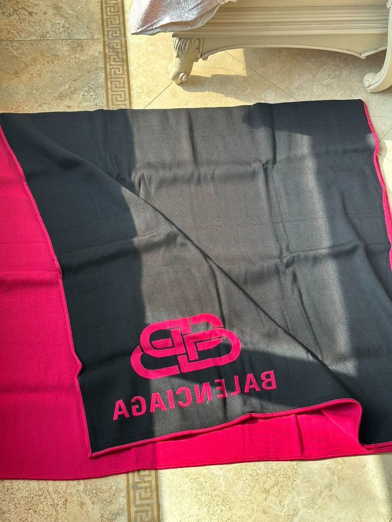 Balenciaga Balenciaga Wool Scarf Shawl for Sale Size ONE SIZE - 5 Thumbnail