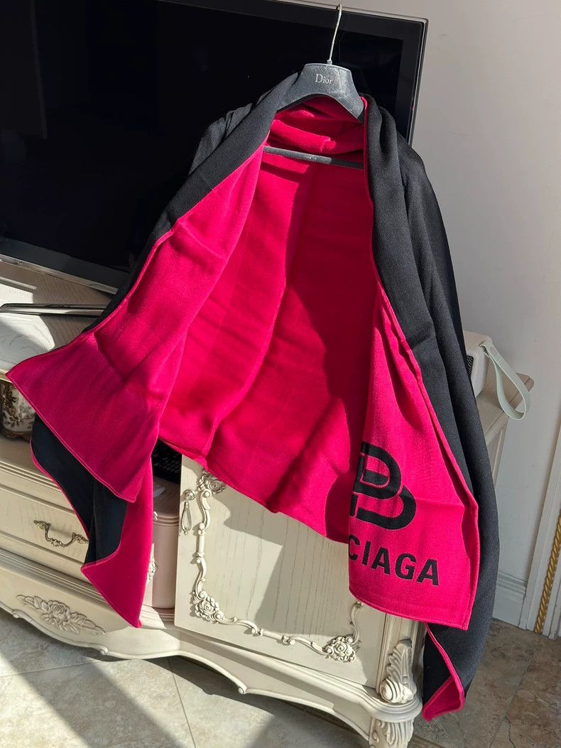 Balenciaga Balenciaga Wool Scarf Shawl for Sale Size ONE SIZE - 4 Thumbnail