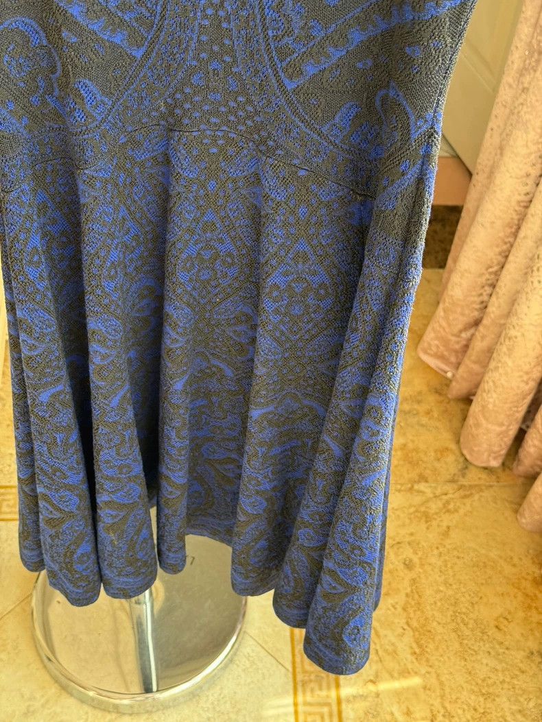 Alexander McQueen Elegant Knitted Dress by Alexander McQueen Size 32" / US 10 / IT 46 - 5 Thumbnail