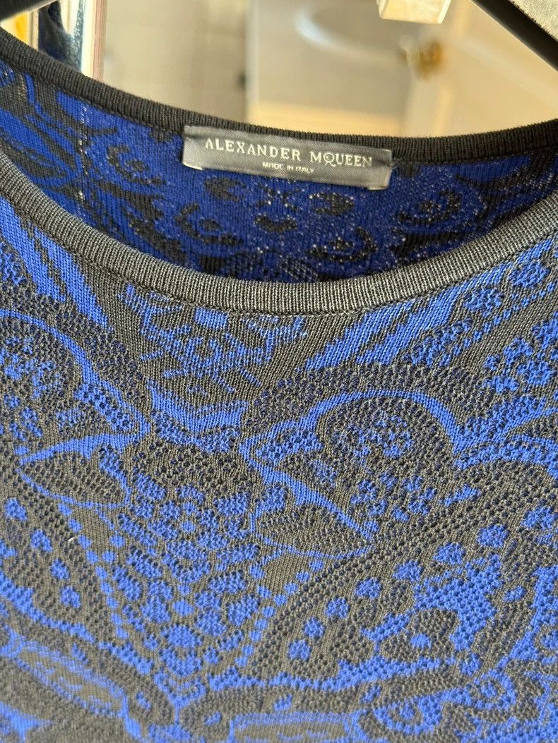 Alexander McQueen Elegant Knitted Dress by Alexander McQueen Size 32" / US 10 / IT 46 - 3 Thumbnail