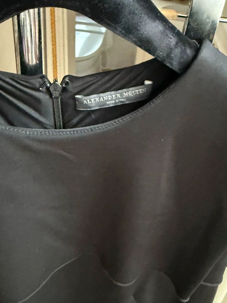 Alexander McQueen Elegant Little Black Dress with Cape Design Size US 38 / EU 54 - 3 Thumbnail