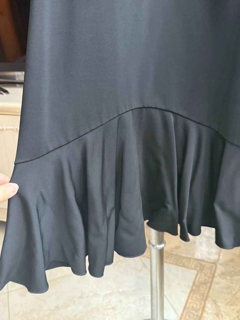 Alexander McQueen Elegant Little Black Dress with Cape Design Size US 38 / EU 54 - 4 Thumbnail