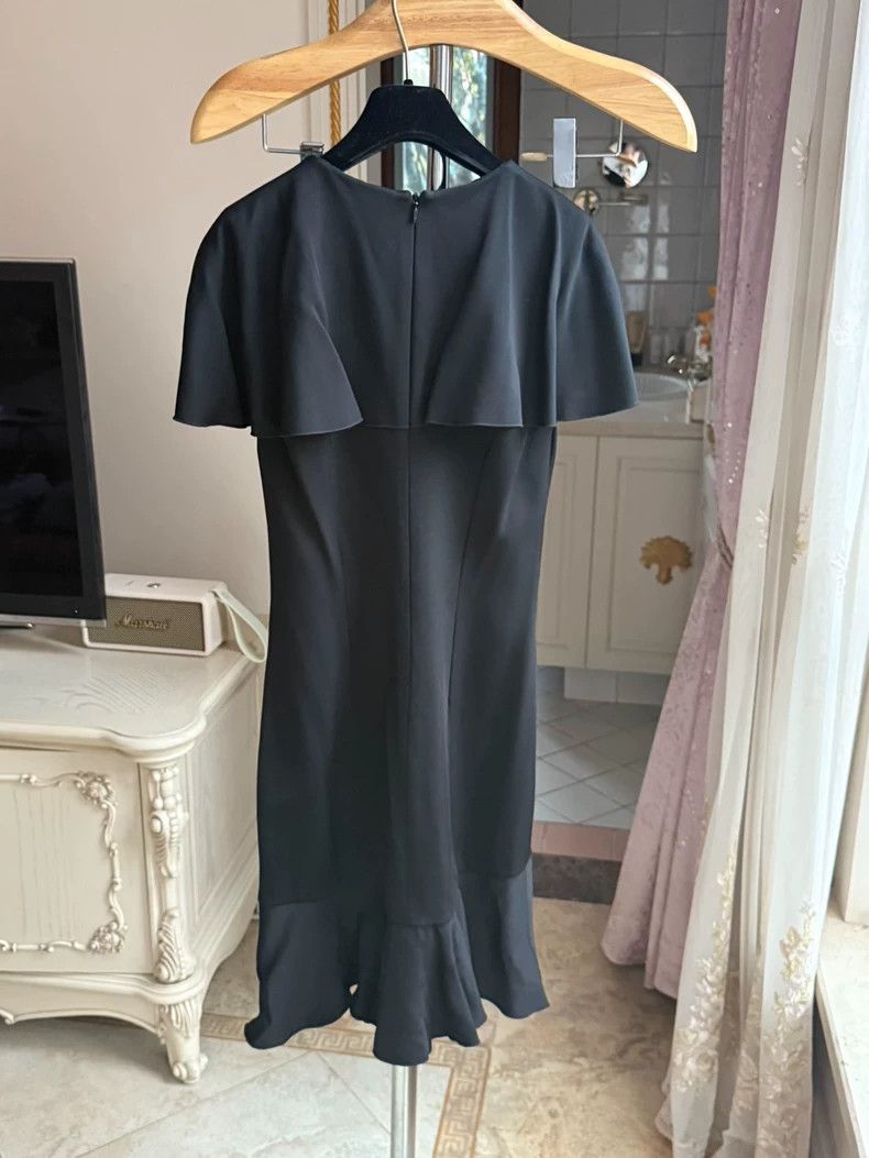 Alexander McQueen Elegant Little Black Dress with Cape Design Size US 38 / EU 54 - 2 Thumbnail