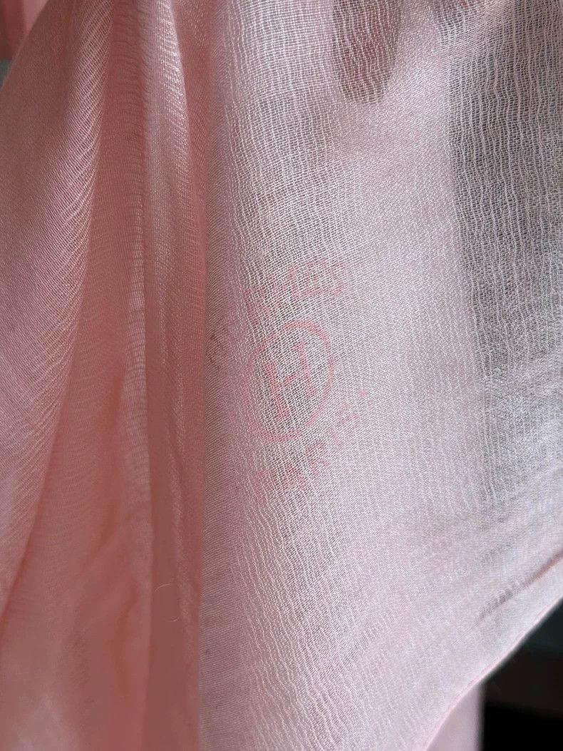 Hermes Hermes Cashmere Scarf in Nearly New Condition Size ONE SIZE - 5 Thumbnail