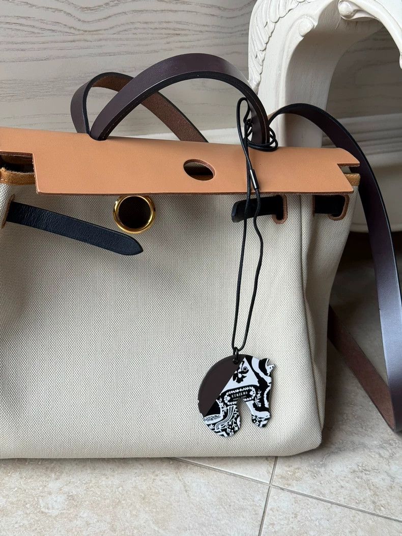 Hermes Hermes Enamel Horsehead Necklace Bag Charm Size ONE SIZE - 2 Thumbnail