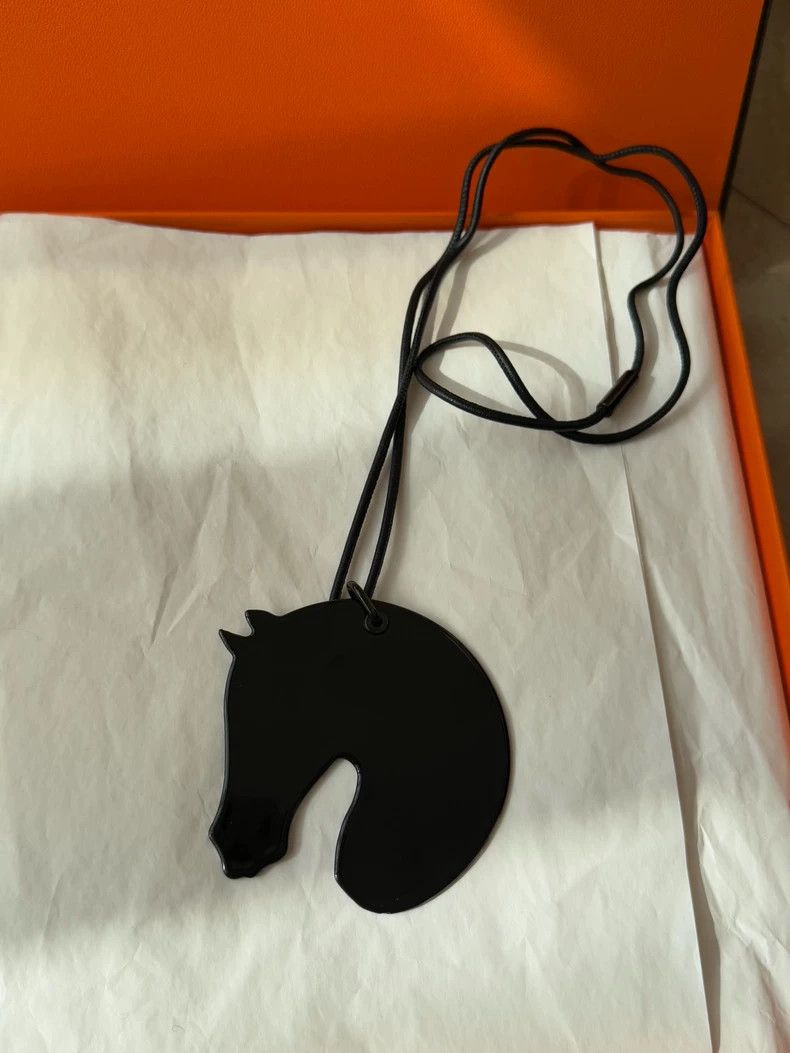 Hermes Hermes Enamel Horsehead Necklace Bag Charm Size ONE SIZE - 7 Thumbnail