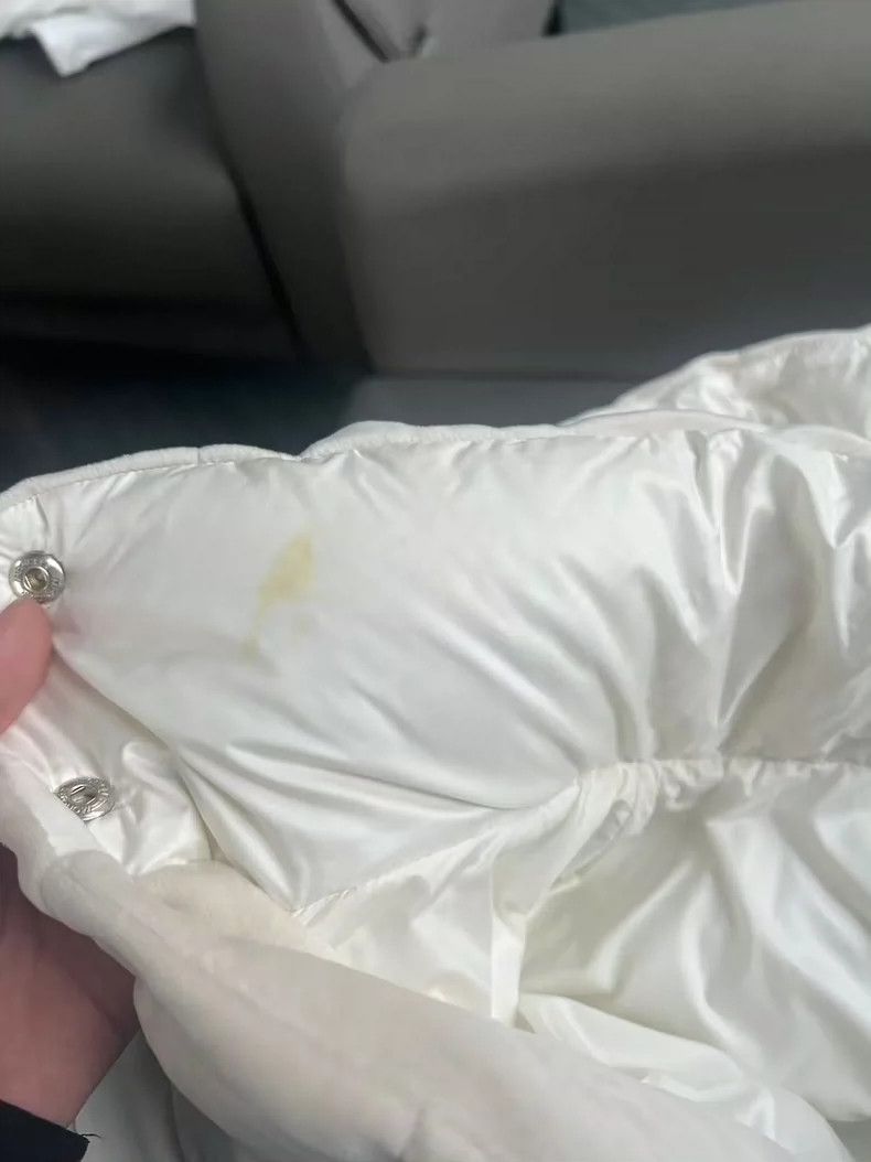 Moncler Moncler White Velvet Down Jacket Size 1 Size US S / EU 44-46 / 1 - 5 Thumbnail