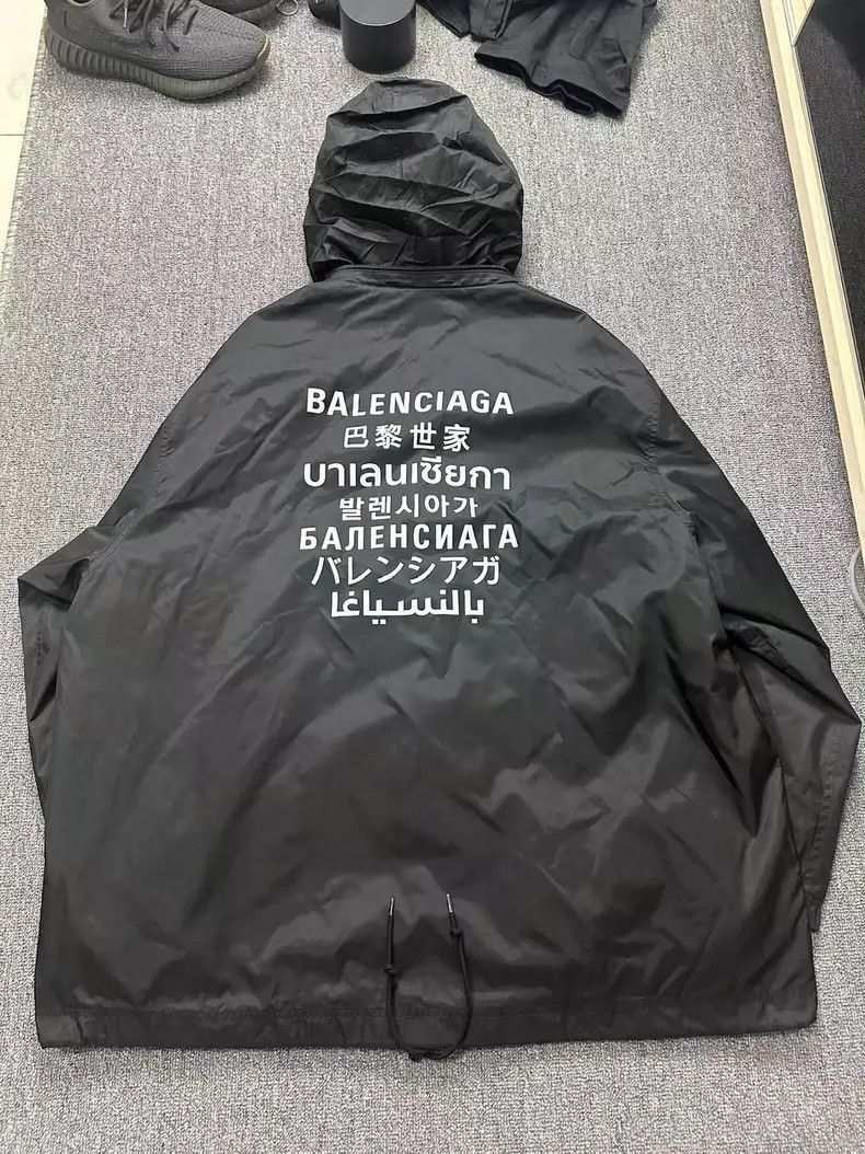 Balenciaga Balenciaga Multi-Language Lightweight Jacket Size US S / EU 44-46 / 1 - 2 Thumbnail