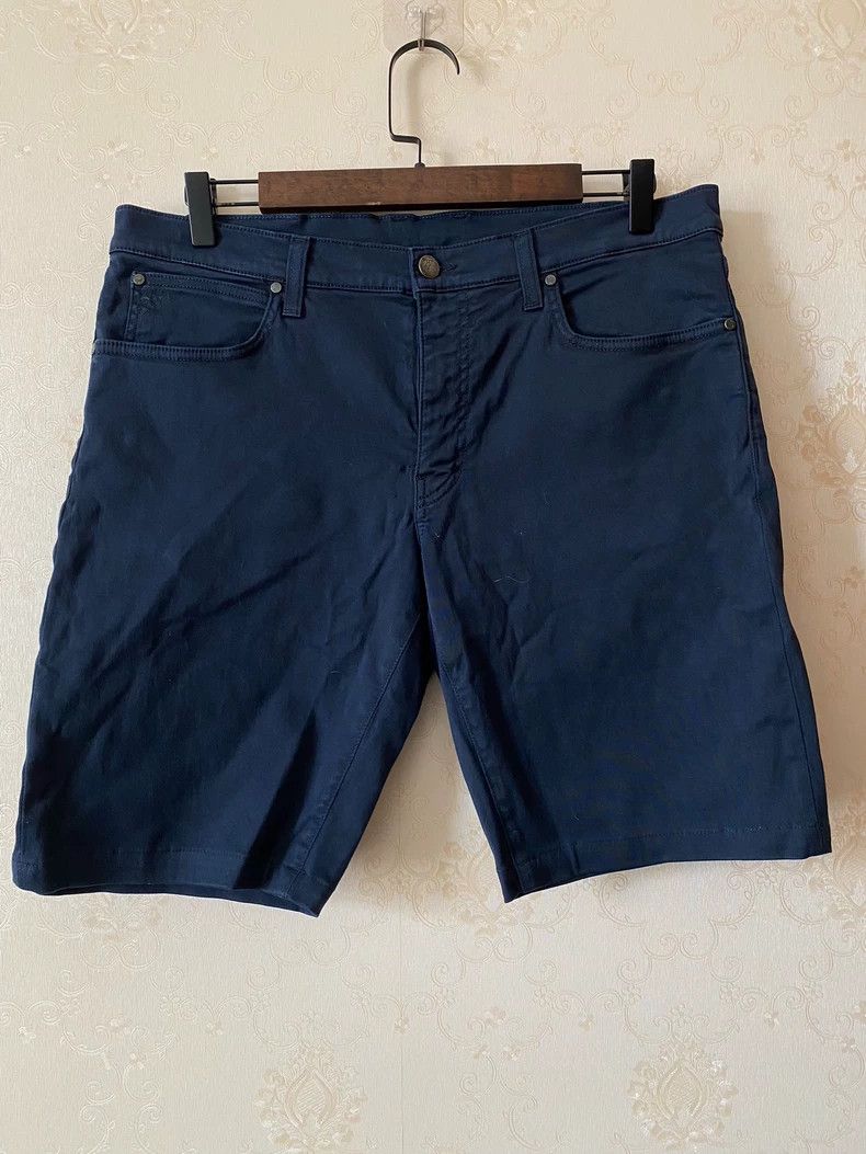 Versace Versace Denim Shorts Size 34 Very Good Condition Size US 34 / EU 50 - 2 Thumbnail