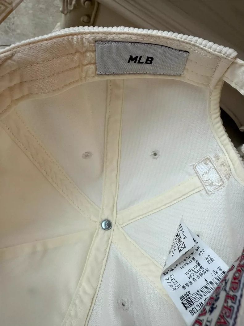 MLB New MLB White Striped Baseball Cap Size ONE SIZE - 8 Thumbnail