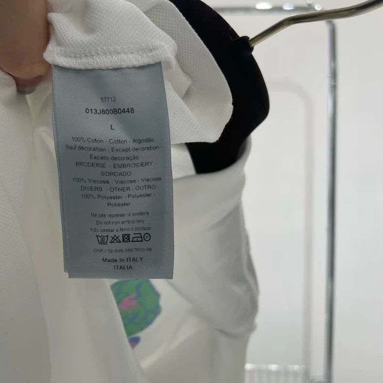Dior Dior White Embroidered Logo Shirt Size L-yf Size US L / EU 52-54 / 3 - 5 Thumbnail