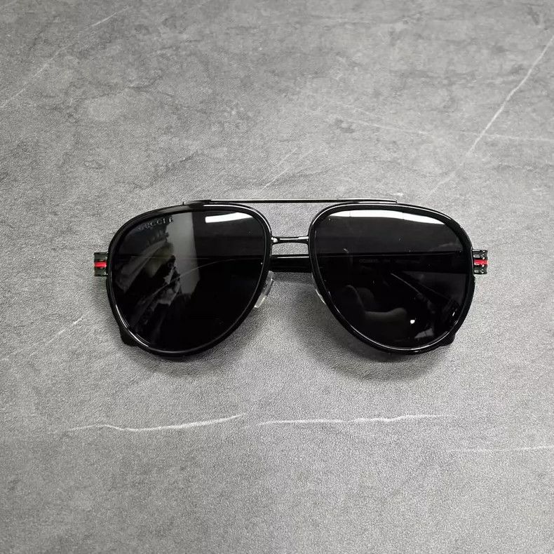 Gucci Gucci Sunglasses with Case and Pouch-yf Size ONE SIZE - 6 Thumbnail