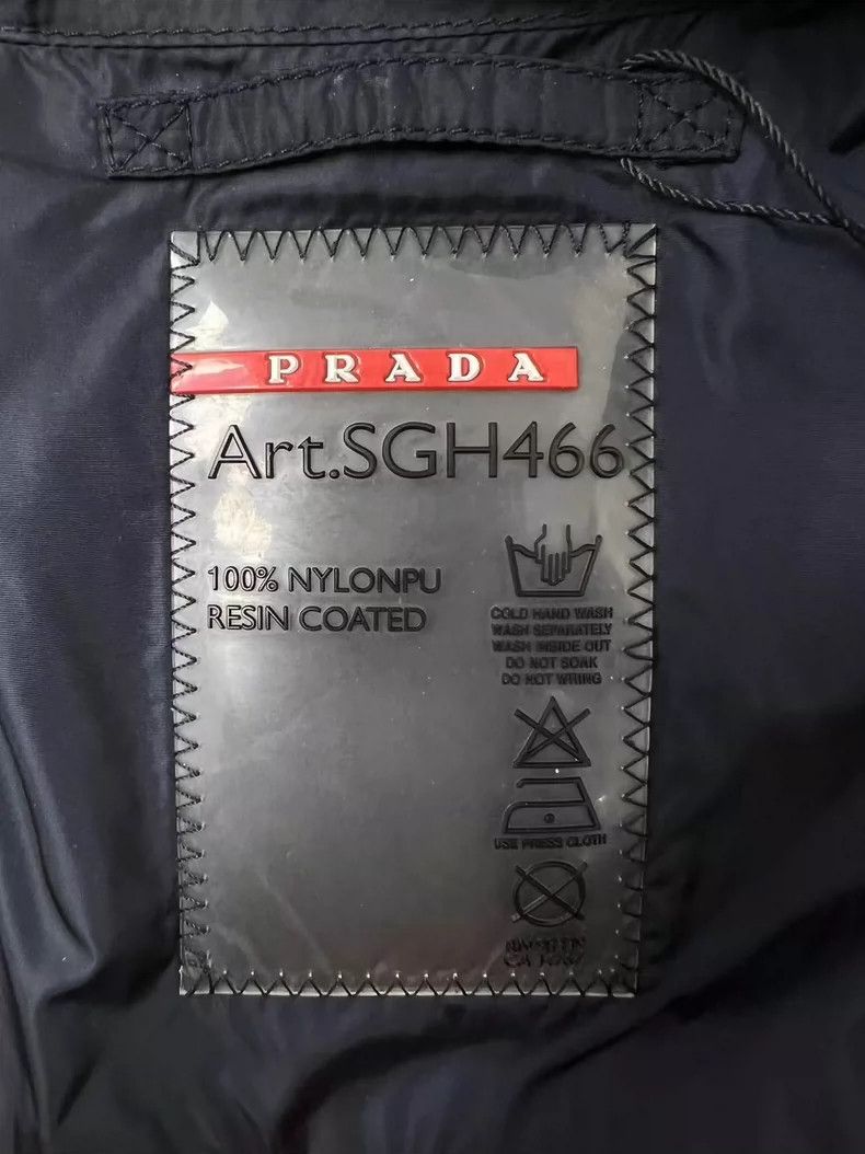 Prada PRADA Red Triangular Logo Windbreaker Jacket-yf Size US M / EU 48-50 / 2 - 4 Thumbnail