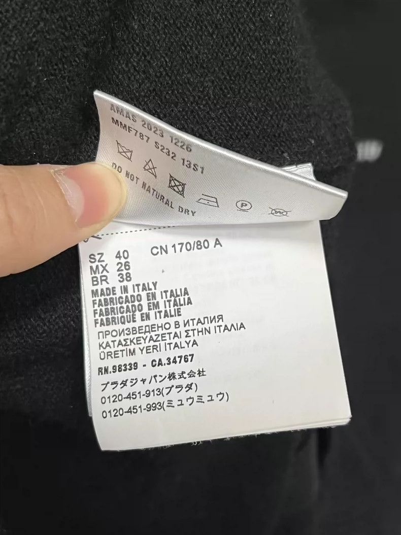 Miu Miu Miumiu Logo Cashmere Cardigan in Black-yf Size US M / EU 48-50 / 2 - 3 Thumbnail
