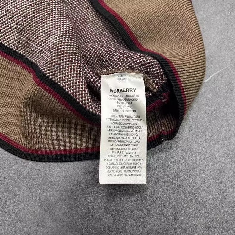 Burberry Burberry Classic Check Sweater Size M-yf Size US M / EU 48-50 / 2 - 2 Thumbnail