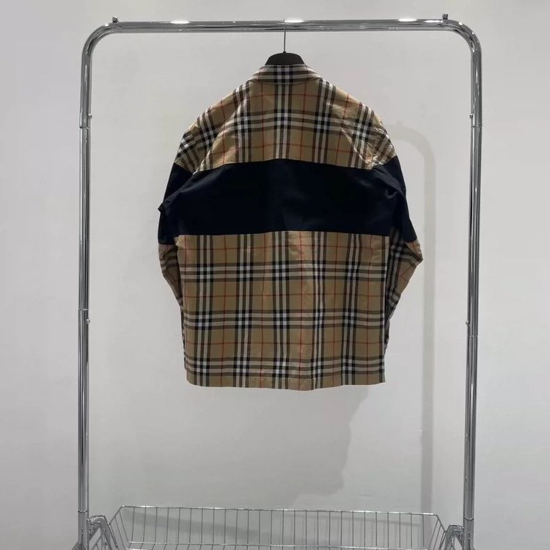 Burberry Burberry Check Zip Classic Jacket Medium Size-yf Size US M / EU 48-50 / 2 - 2 Thumbnail