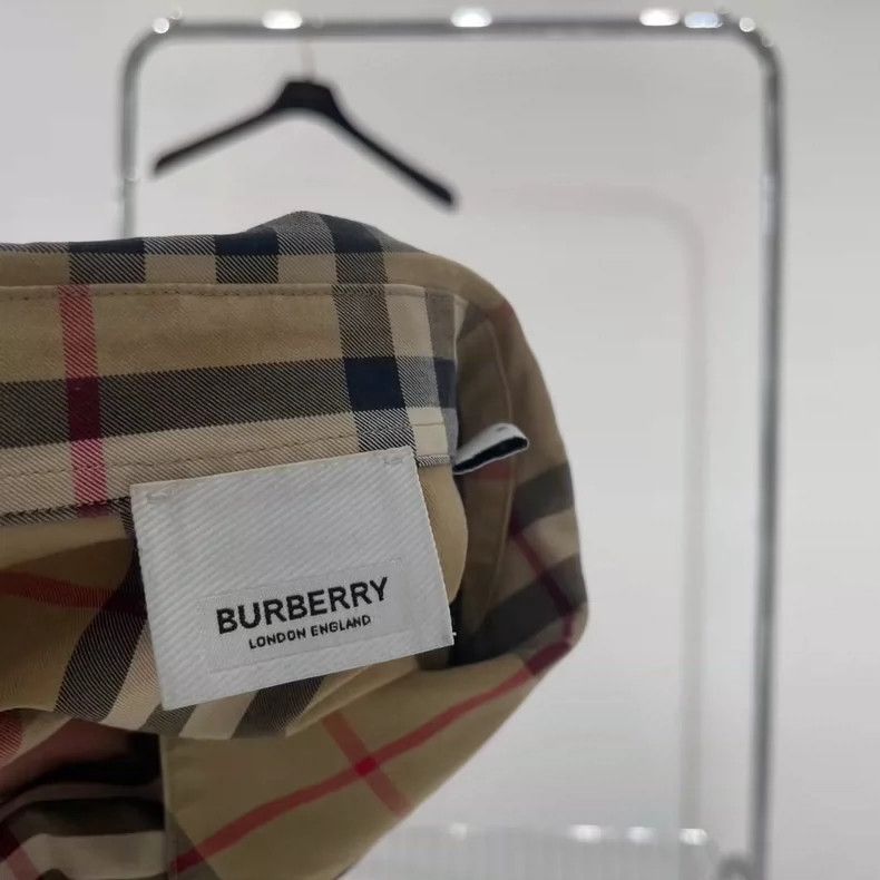 Burberry Burberry Check Zip Classic Jacket Medium Size-yf Size US M / EU 48-50 / 2 - 4 Thumbnail
