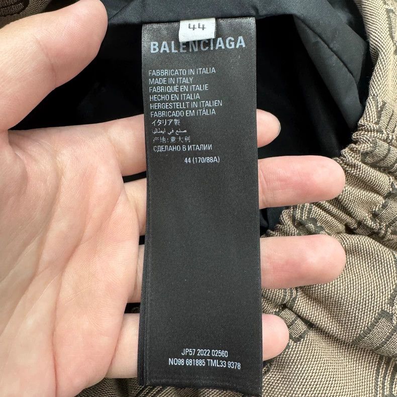 Balenciaga Balenciaga All Over Print Down Jacket-yf Size US L / EU 52-54 / 3 - 5 Thumbnail