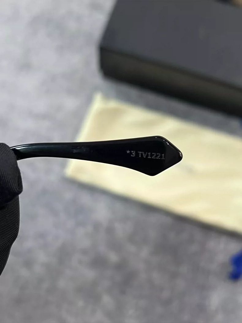 Louis Vuitton Black Silver Sunglasses-yf