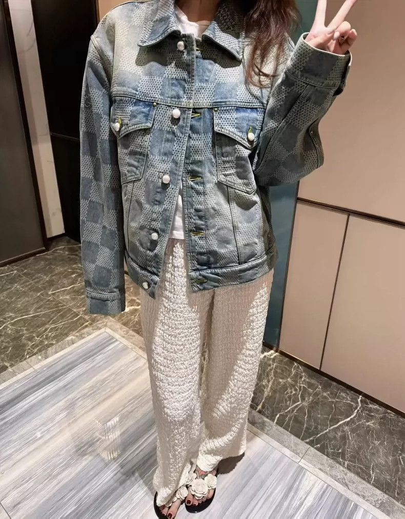 Louis Vuitton Louis Vuitton 3D Check Logo Denim Jacket-yf Size US L / EU 52-54 / 3 - 6 Thumbnail