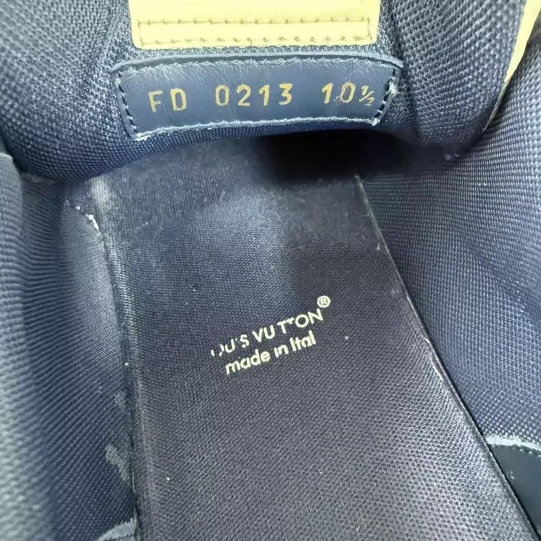 Louis Vuitton Louis Vuitton Low Top Sneakers White Navy Blue-yf Size US 10.5 / EU 43-44 - 7 Thumbnail