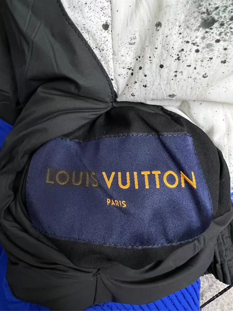 Louis Vuitton Louis Vuitton Reversible Down Vest with Tags-yf Size US L / EU 52-54 / 3 - 5 Thumbnail