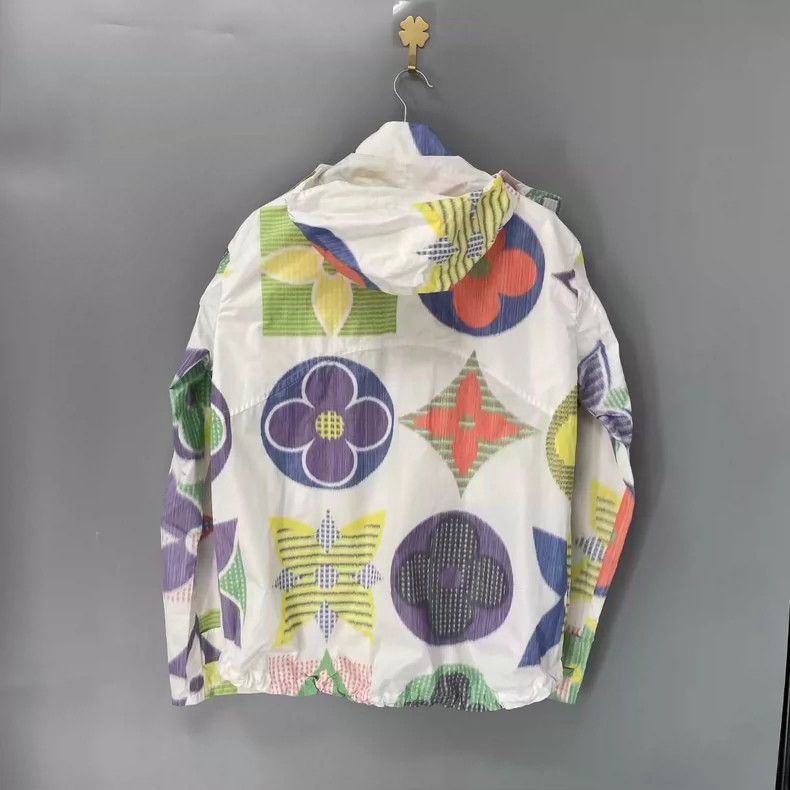 Louis Vuitton Louis Vuitton Hooded Windbreaker Jacket-yf Size US L / EU 52-54 / 3 - 2 Thumbnail