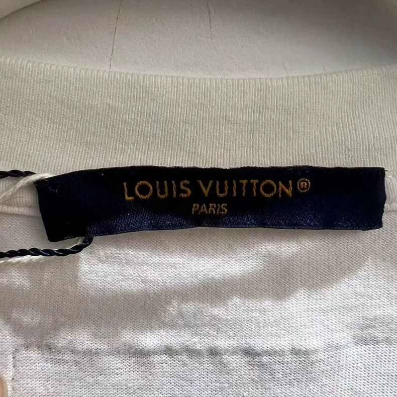 Louis Vuitton Louis Vuitton Limited Edition Dragon Logo Tee-yf Size US M / EU 48-50 / 2 - 3 Thumbnail