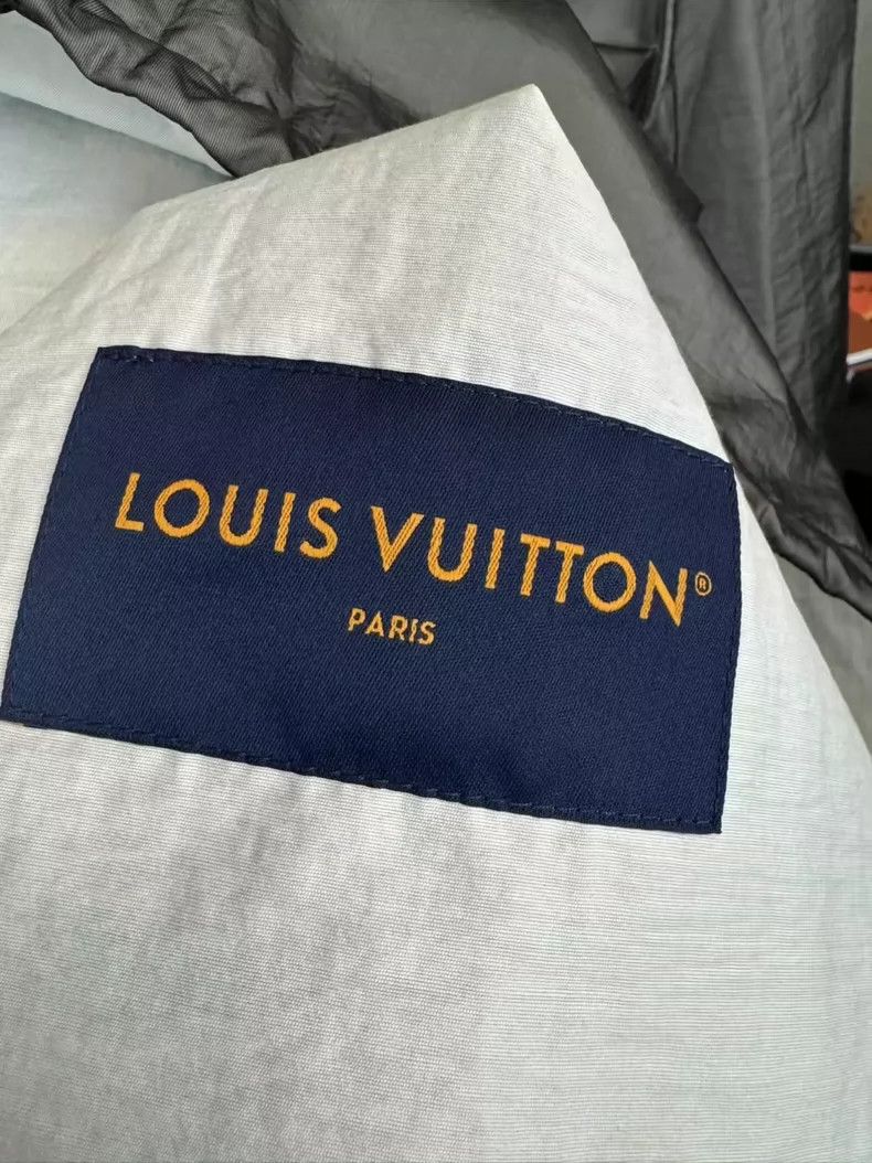 Louis Vuitton Louis Vuitton Gray Mottled Jacket with Tags-yf Size US L / EU 52-54 / 3 - 3 Thumbnail