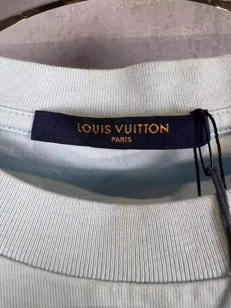 Louis Vuitton Louis Vuitton Gradient Logo Short Sleeve Shirt-yf Size US S / EU 44-46 / 1 - 3 Thumbnail