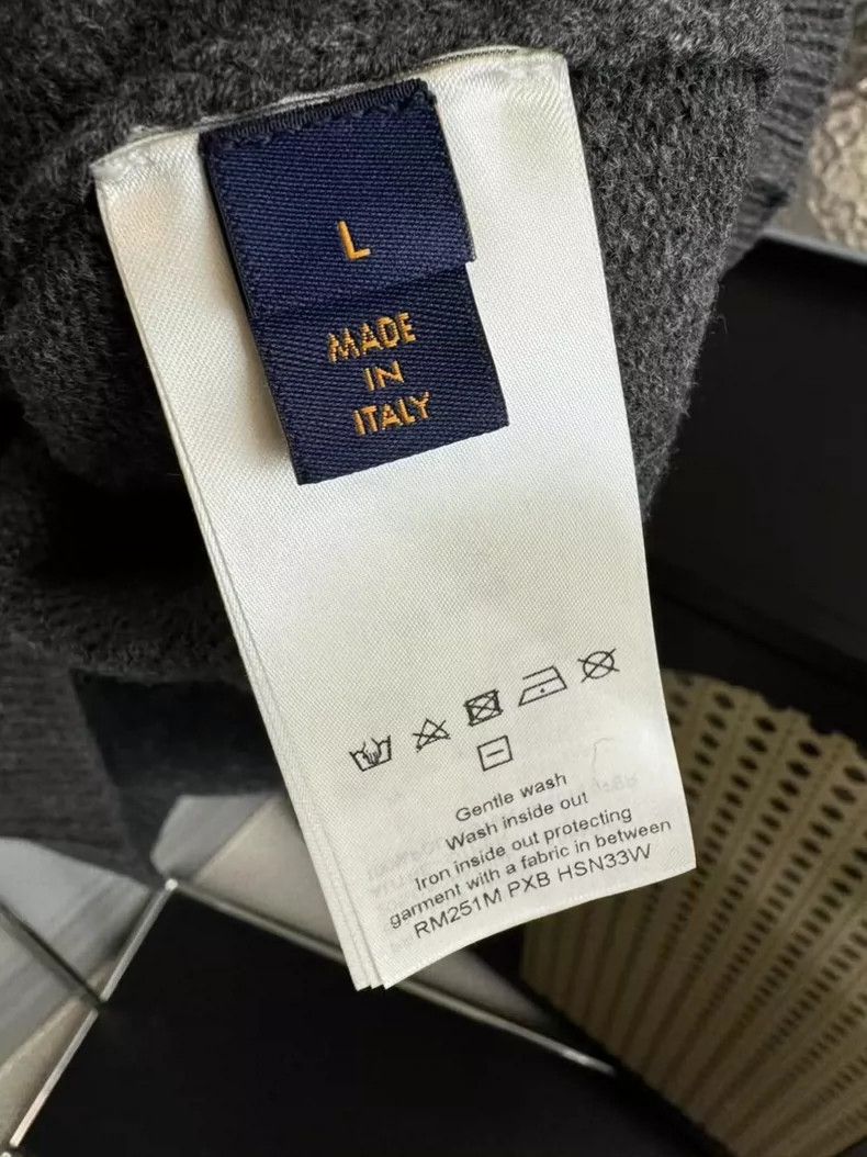 Louis Vuitton Louis Vuitton Gray Knit Sweater with Design-yf Size US L / EU 52-54 / 3 - 5 Thumbnail