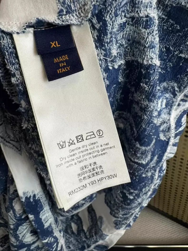 Louis Vuitton Louis Vuitton Blue and White Knit Short Sleeve-yf Size US XL / EU 56 / 4 - 4 Thumbnail
