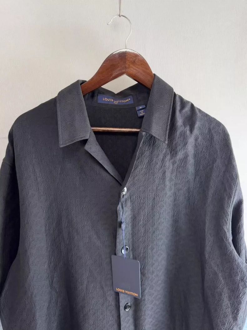 Louis Vuitton Louis Vuitton Black Silk Short Sleeve Shirt-yf Size US XL / EU 56 / 4 - 2 Thumbnail