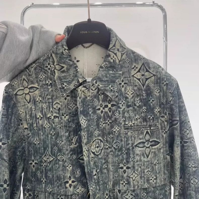 Louis Vuitton Louis Vuitton Tie-Dye Denim Jacket-yf Size US L / EU 52-54 / 3 - 3 Thumbnail