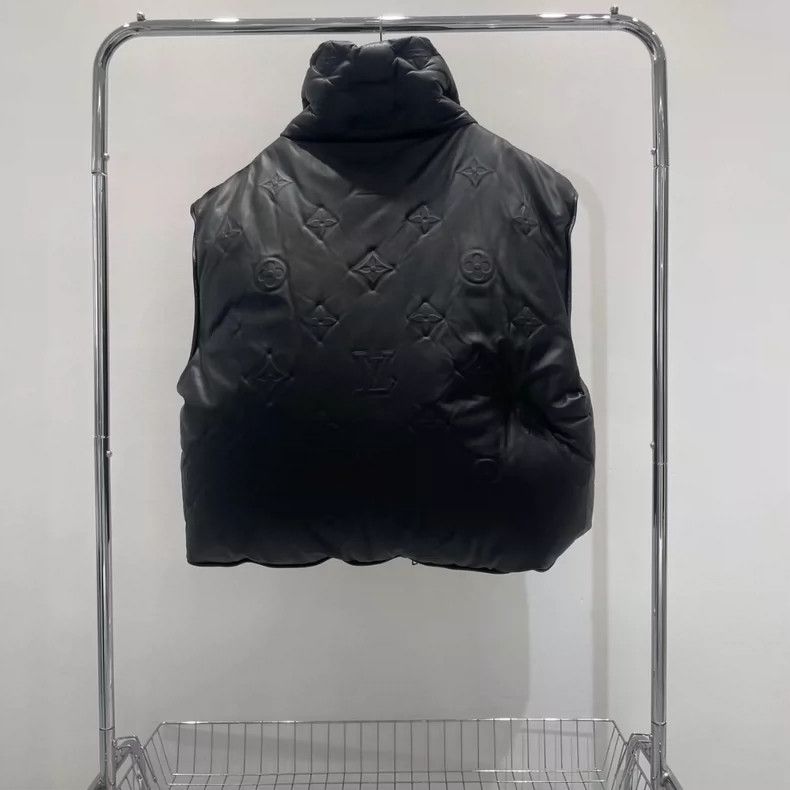 Louis Vuitton Louis Vuitton Black Logo Leather Vest-yf Size US L / EU 52-54 / 3 - 2 Thumbnail