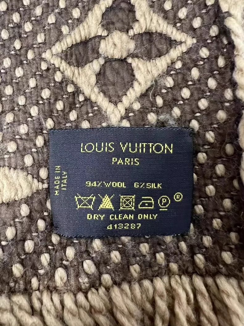 Louis Vuitton Louis Vuitton Caramel Wool Scarf Brand New-yf Size ONE SIZE - 5 Thumbnail